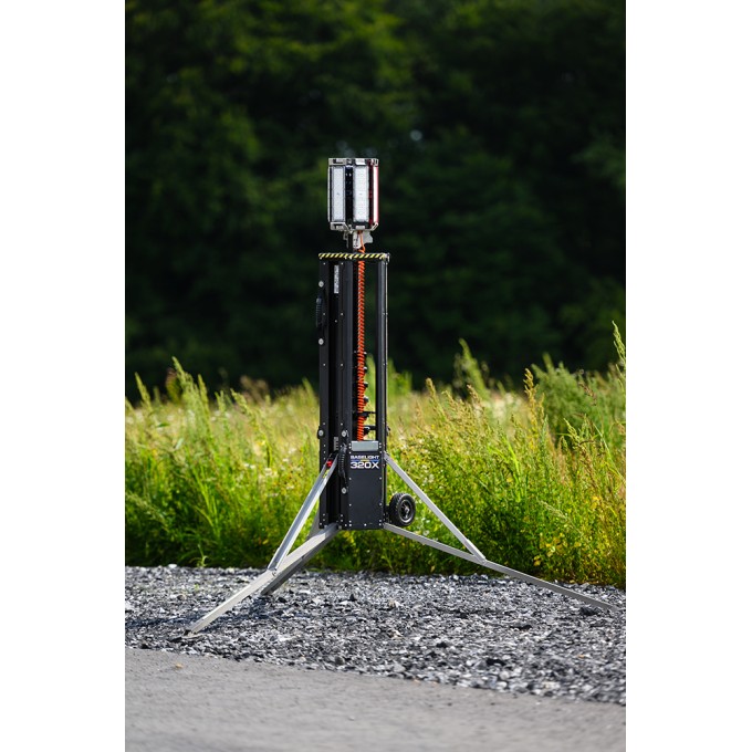 Sistem telescopic de iluminare temporara 320W - 45.000 lumeni - cu acumulator